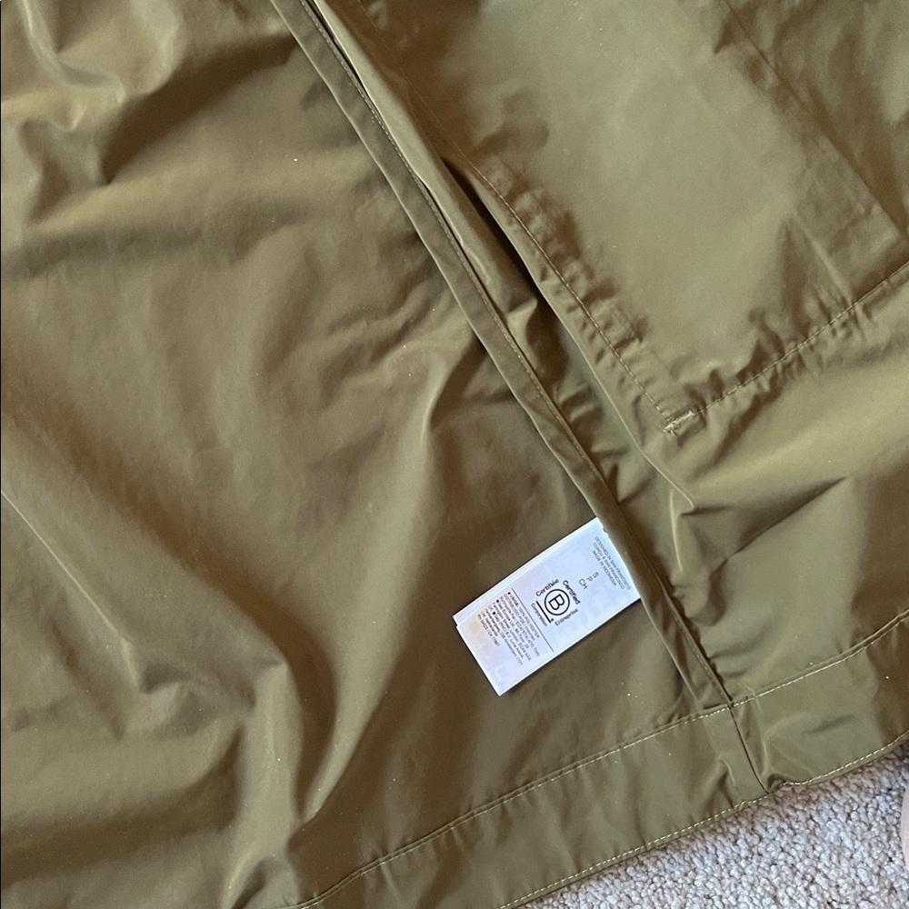 Athleta Boundless Olive Vest Size Small - Picture 9 of 11